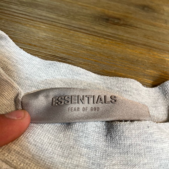 Essentials Crewneck Cream Color - 100% Authentic - Picture 6 of 8